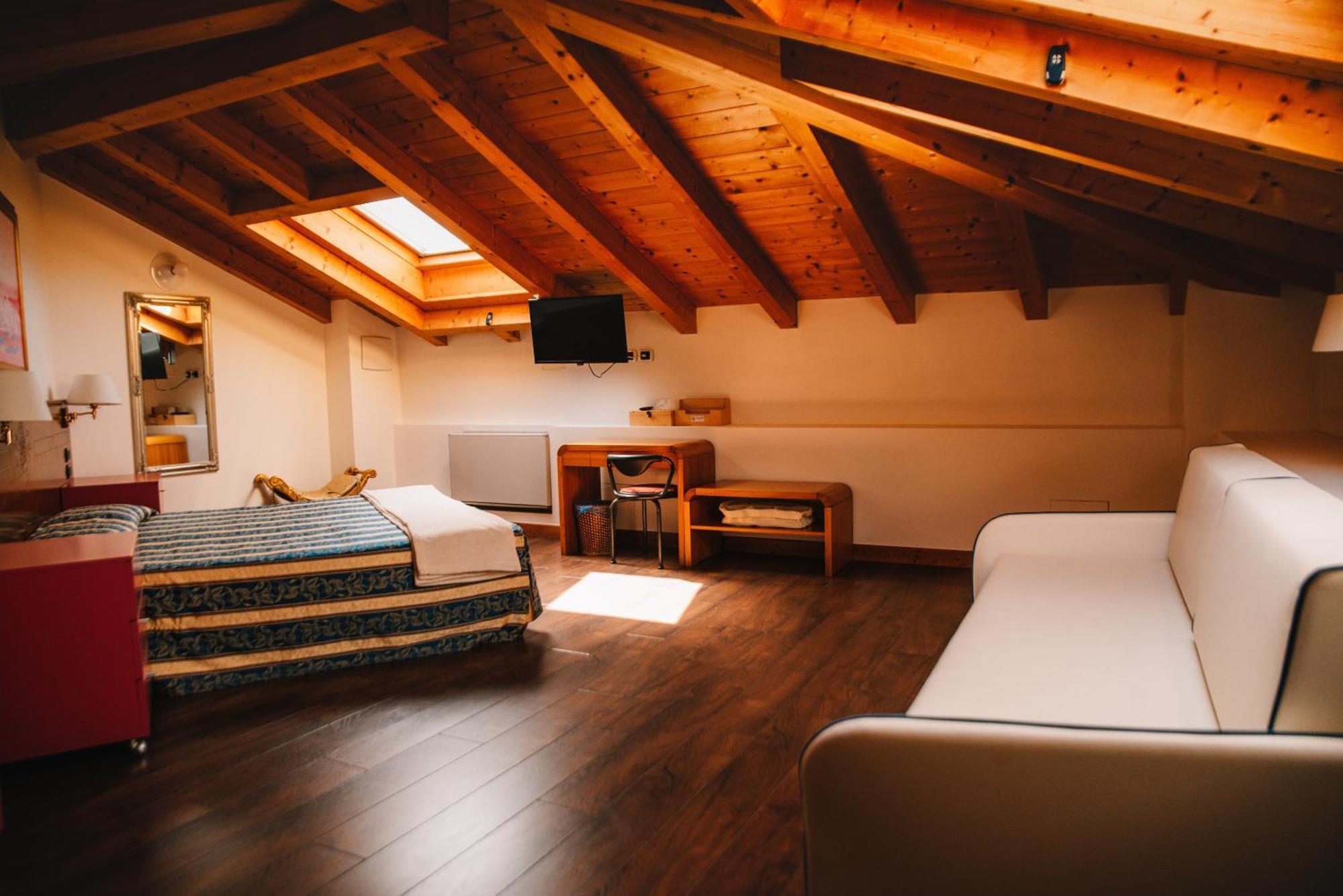 Arciduca Charming House Room & Breakfast Arco Bagian luar foto