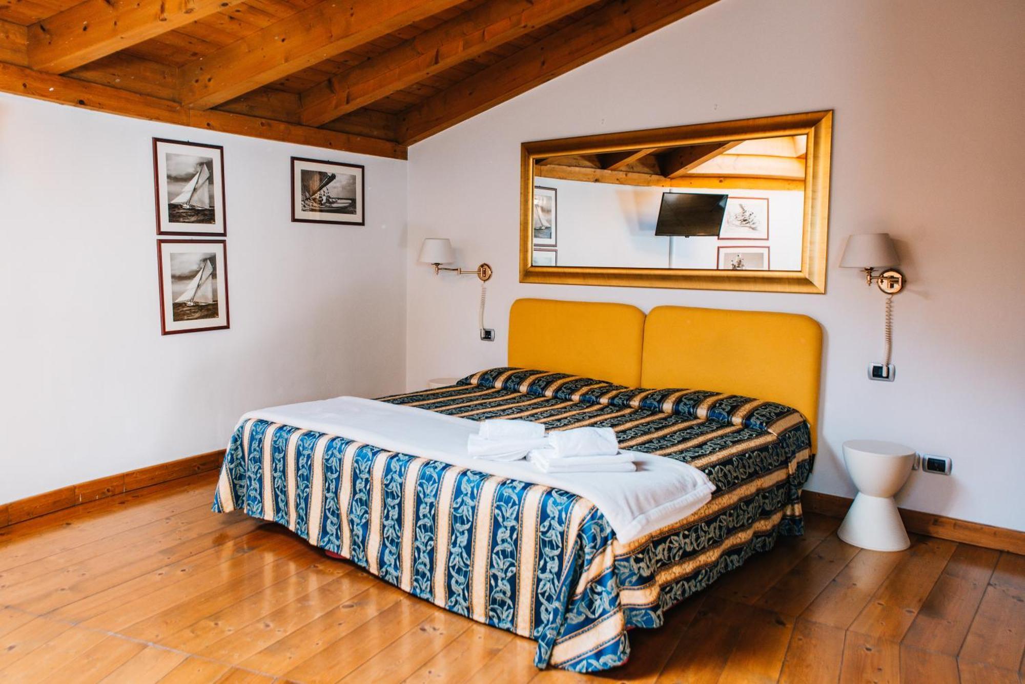 Arciduca Charming House Room & Breakfast Arco Bagian luar foto