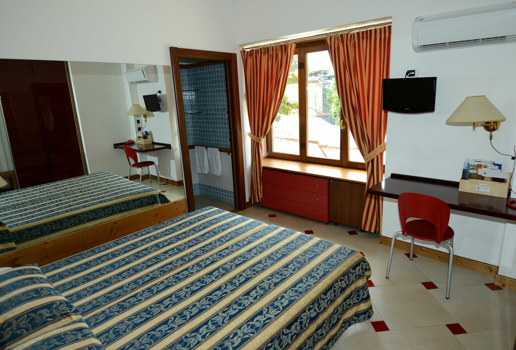 Arciduca Charming House Room & Breakfast Arco Bagian luar foto